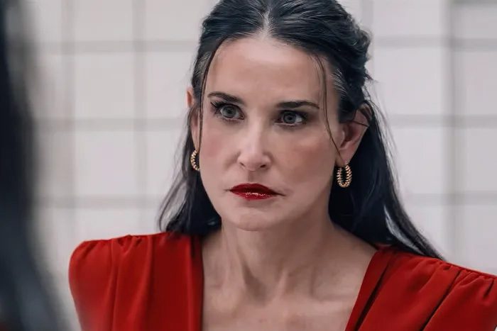 تحلیل تخصصی و موشکافی فیلم ماده (The Substance)